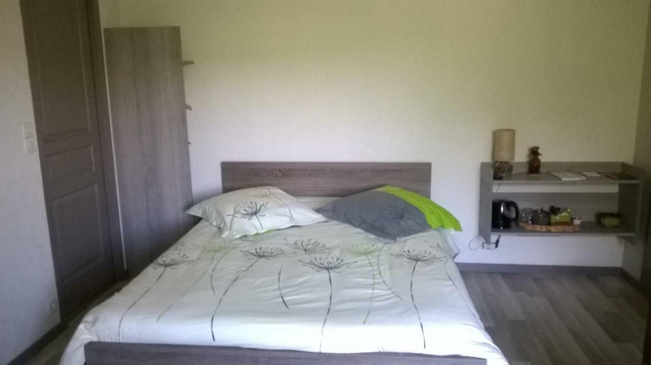Chambre Chez Mamie Do Vertaizon Exterior photo
