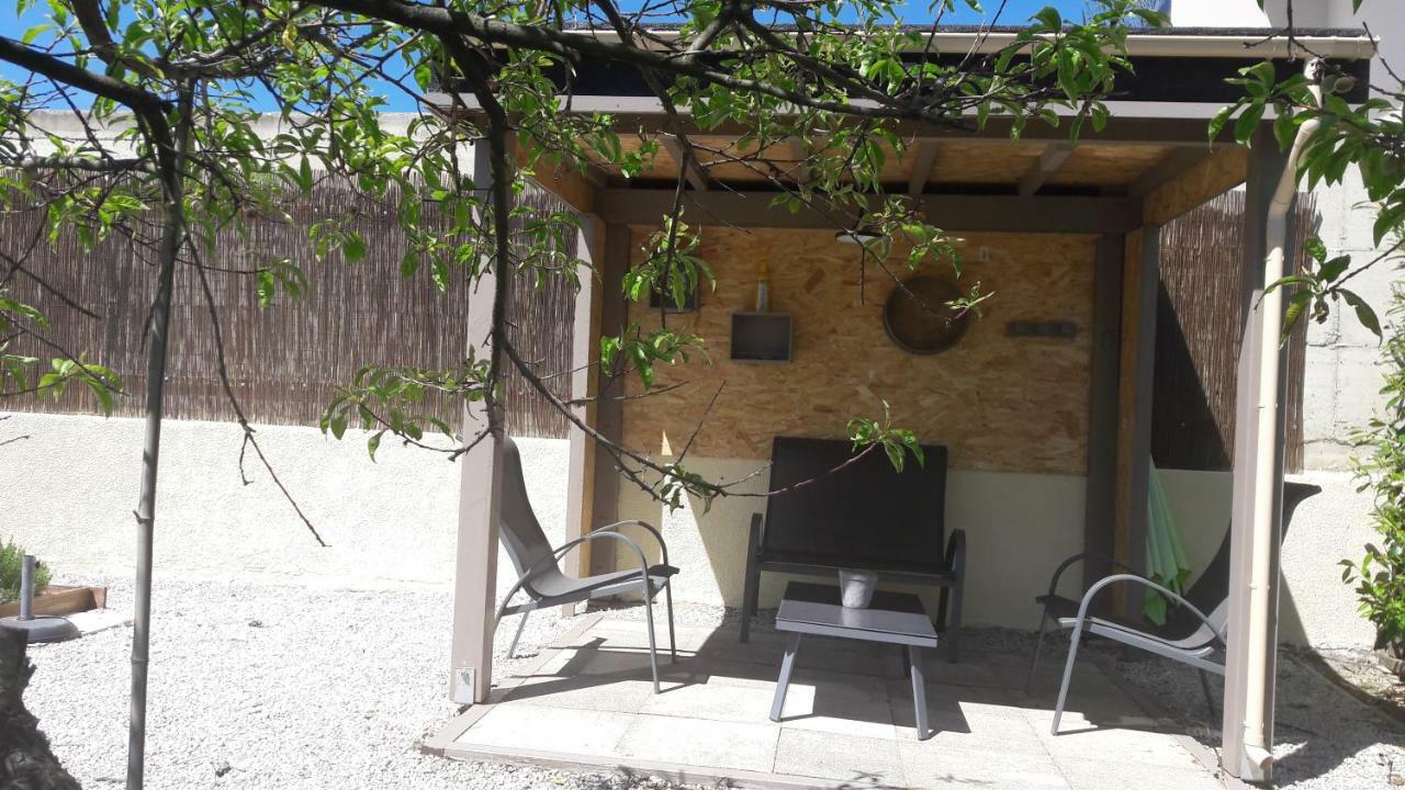 Chambre Chez Mamie Do Vertaizon Exterior photo
